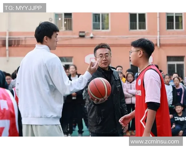 篮球盛宴：深入解析北京篮球队的战术灵活性与团队协作之道