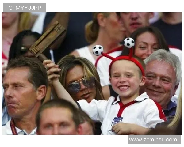 足球明星佩戴头箍的高清图片展示与解析